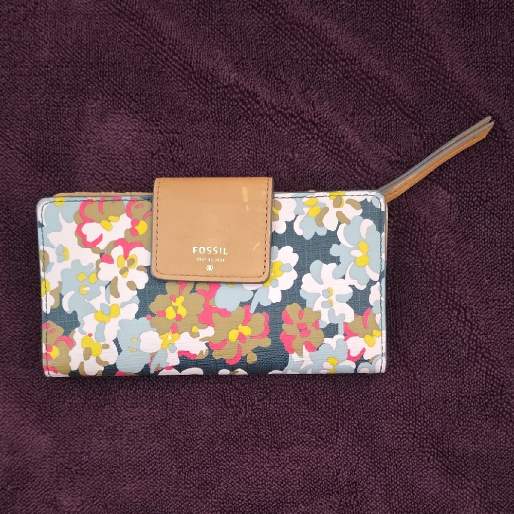 Fossil Floral Wallet with Brown Detail
